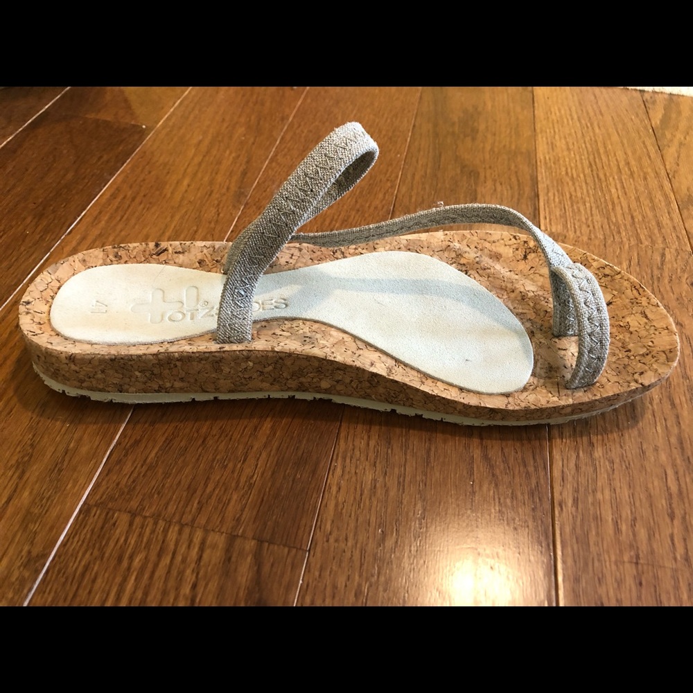 NWT OTZ sandals